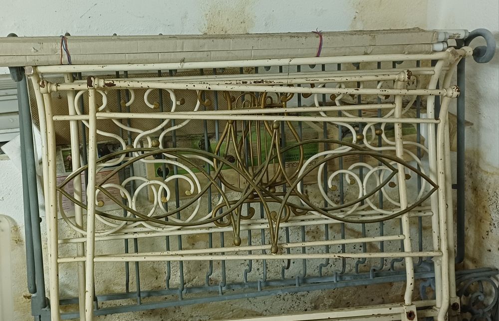 Camas antigas em ferro