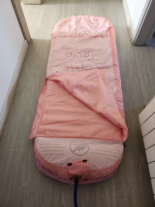 Cama de viagem insuflável