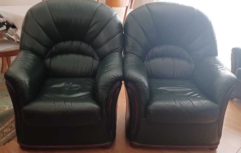 Conjunto de Sofás em Pele