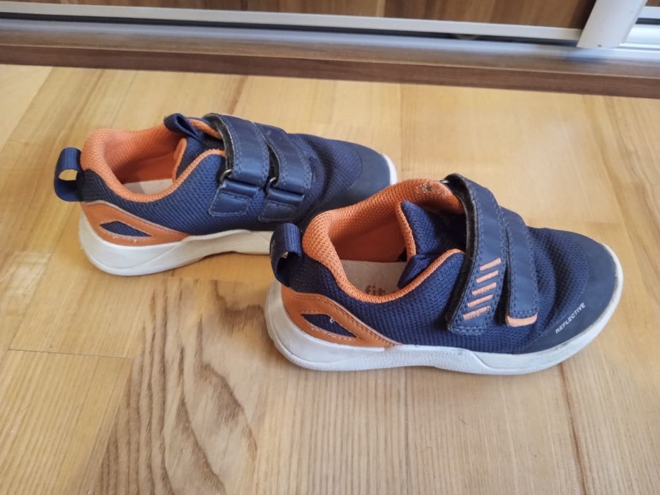 Buty sportowe superfit, 25, długość wkładki 16.4, bardzo lekkie