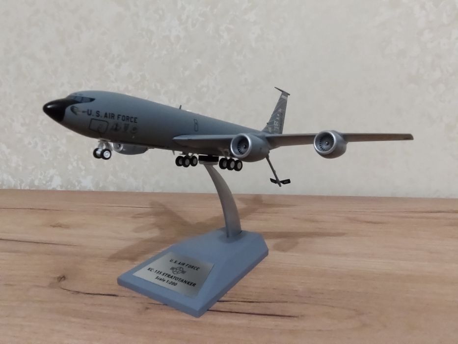 Модель літака, модель самолета Boeing KC-135R Stratotanker, 1:200
