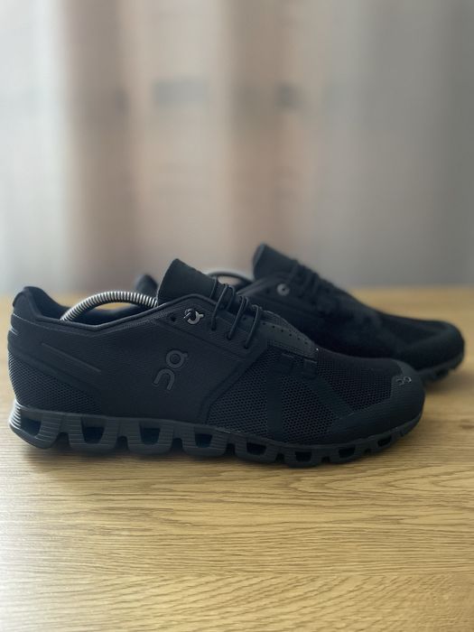 On Running, Cloud 5 у кольорі All Black.