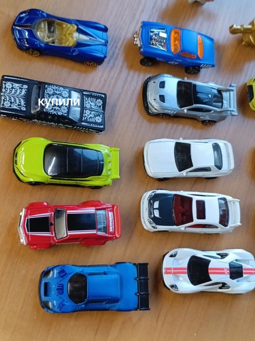 Hot wheels машинки