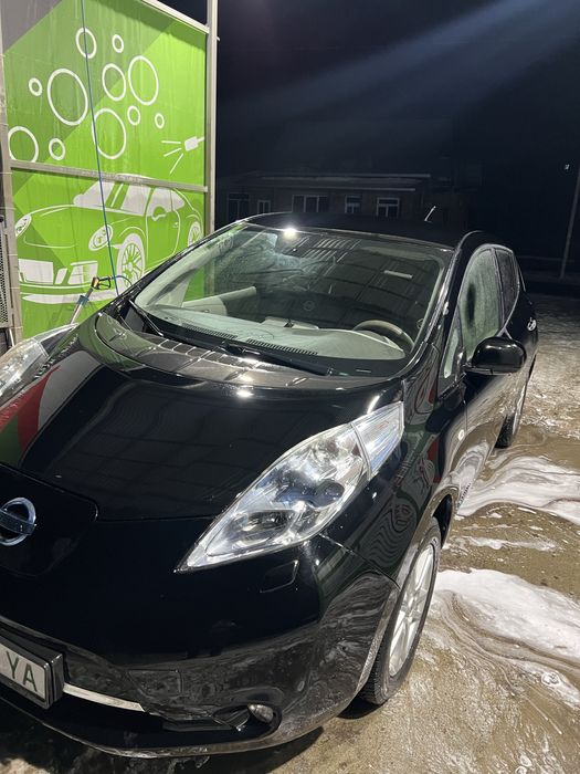 Продається нісан LIeF в гарному стані