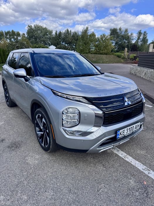 Mitsubishi Outlander 2023