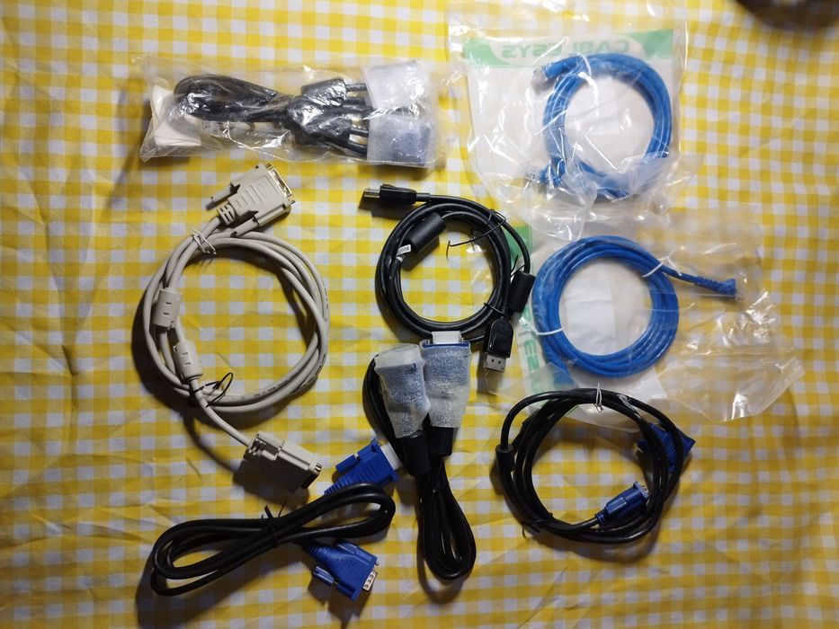 Fajny zestaw kabli do PC łan VGA DVI