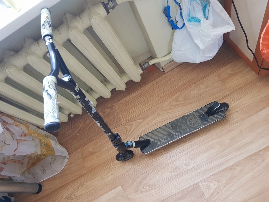 Продам 2 самоката трюковой.