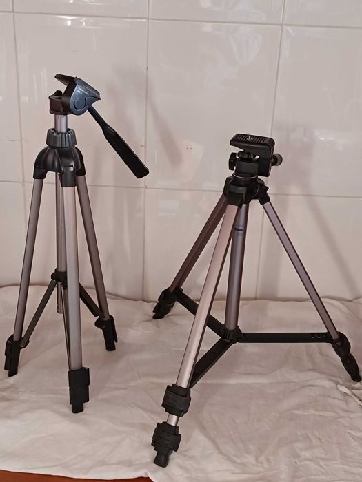 2 Tripés para Máquinas Fotográficas