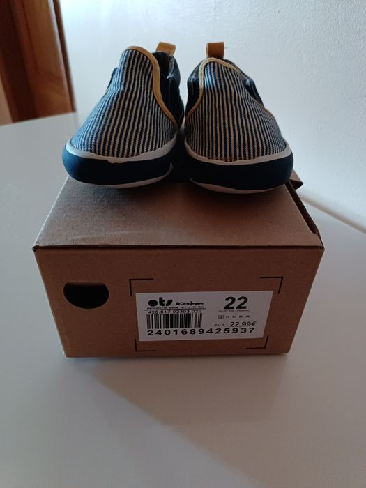Sapatos OTS tamanho 22