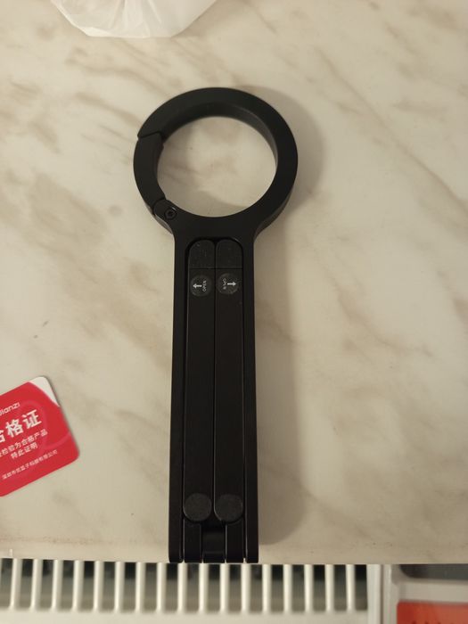 Statyw do telefonu Ulanzi MA30 – Kieszonkowy Tripod / Karabińczyk