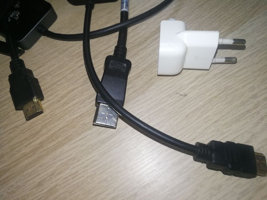 Duży zestaw przejściówek HDMI VGA LAN mHDMIdwi m USB Apple