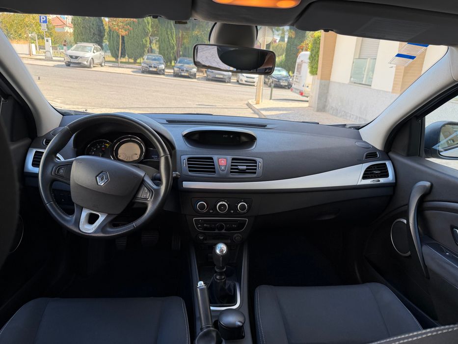 Renault megane 1.6 gasolina 110 cv impecável