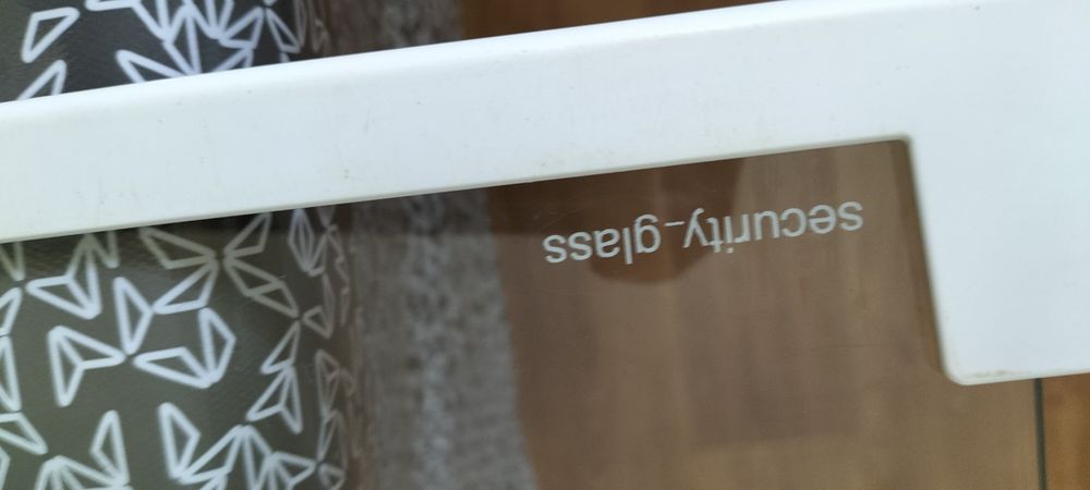 Полички скляні в холодильник