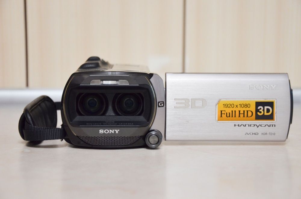 3D Видеокамера цифровая Sony HDR-TD10E