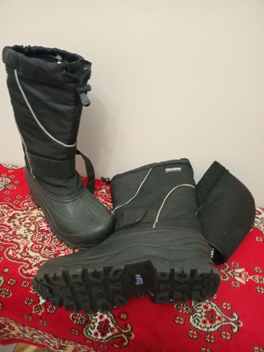 Продам зимові ботинки