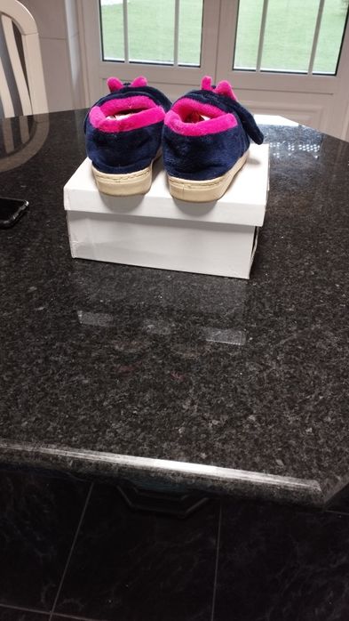 Pantufas 36/37, azul marinho e rosa