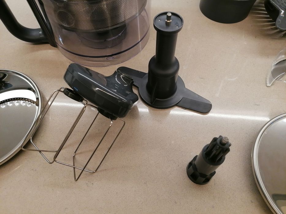 Kitchen Robot and Accessories441394829251072004