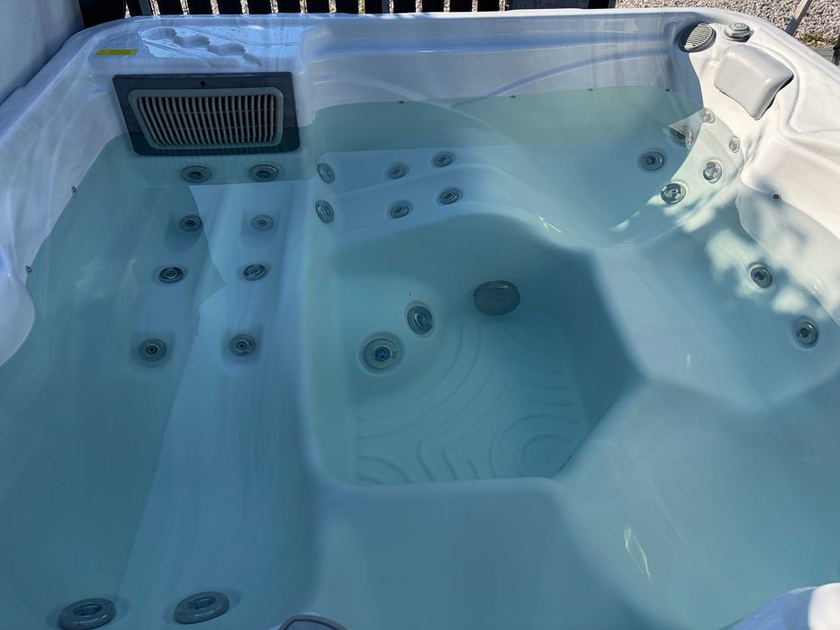 Jacuzzi Wellis Pluto Całoroczne Balboa Wanna Spa