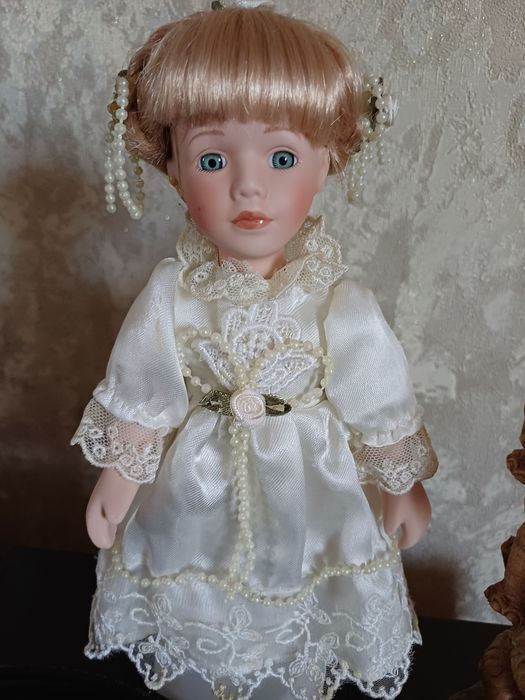 Фарфорова лялька