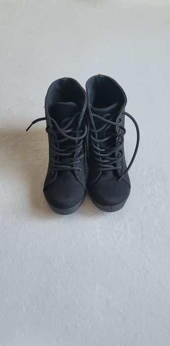 Botki na obcasie Sinsay