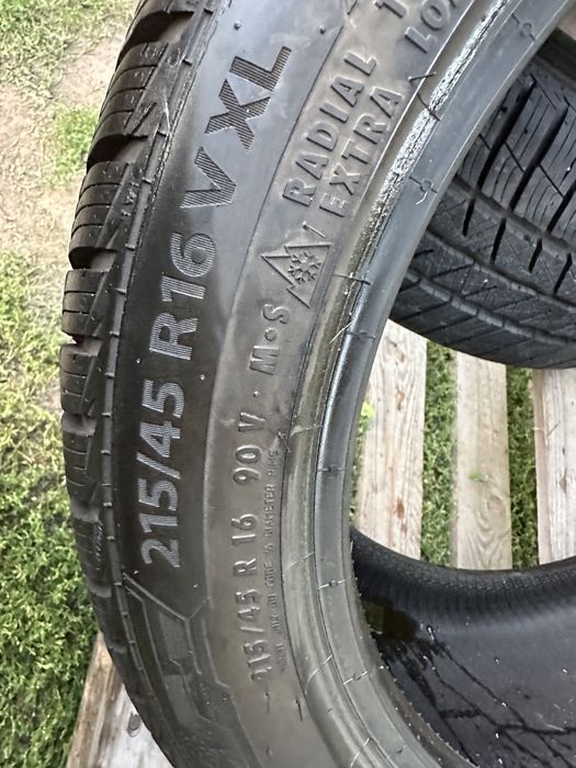 Шини зима майже нові 215/45 R16 Barum