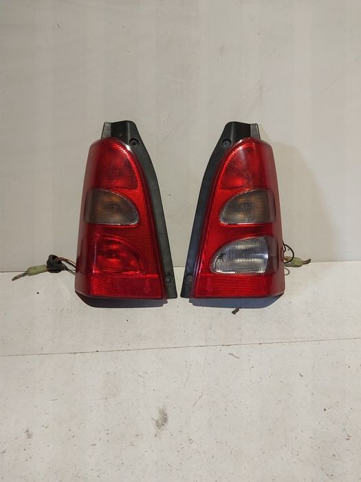 Suzuki wagon R tylna lampa tył prawa lewa prawy lewy