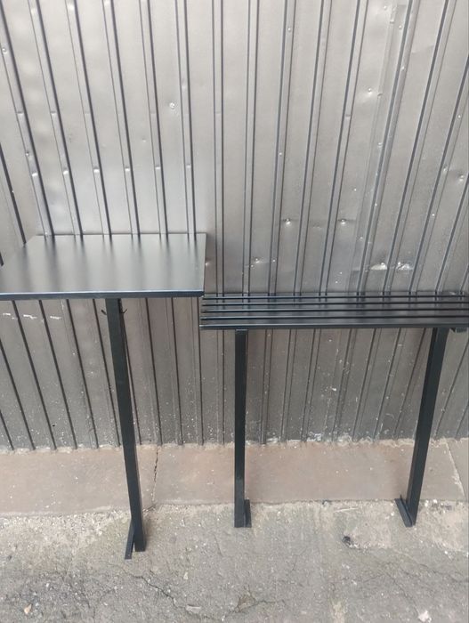 Столик , лавочка на кладбище