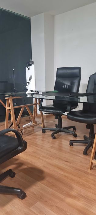 Secretária Moderna à Venda - Excelente Estado!