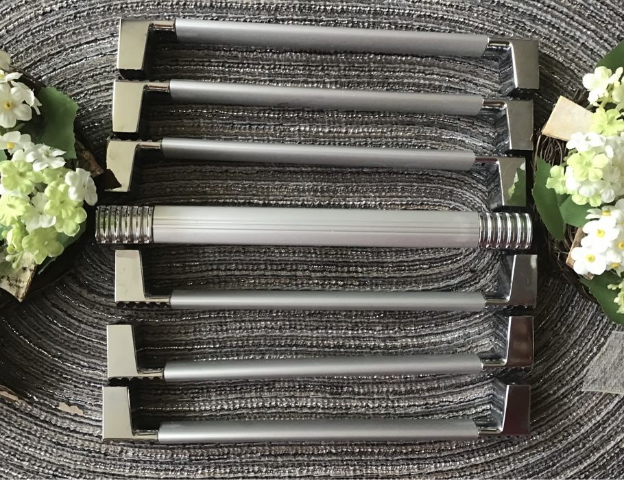 Uchwyty szafkowe chromowane drążkowe mat połysk Nowe