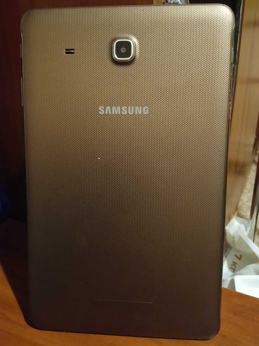 Планшет Samsung SM-T561 Android 7.1.2