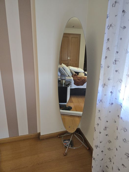 Espelho oval para quarto