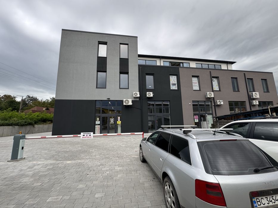 Оренда тераси Пустомити Грушевського 6 (площа 380 м2)