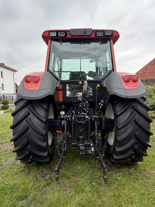 Valtra T120 przedni podnośnik