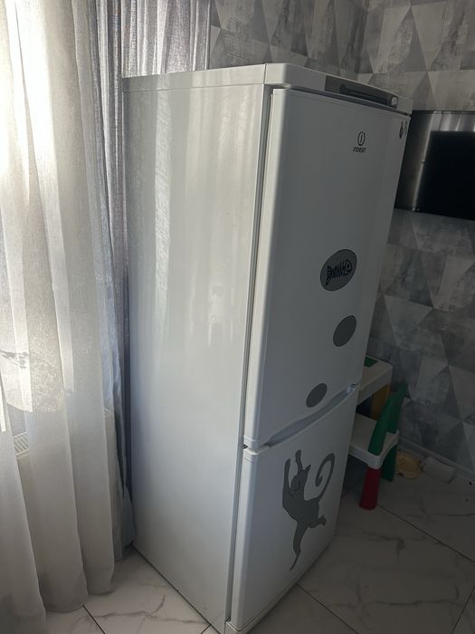 Холодильник Indesit б/у