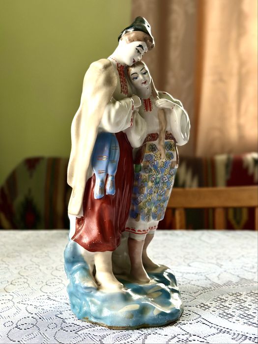 Порцеляна козак і козачка у вишиванках, СССР травнева ніч (рідкісна)