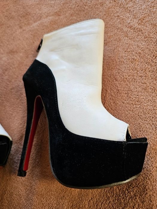 Ботильони, черевики, ботинки, взуття для танцівниць, стрипи,