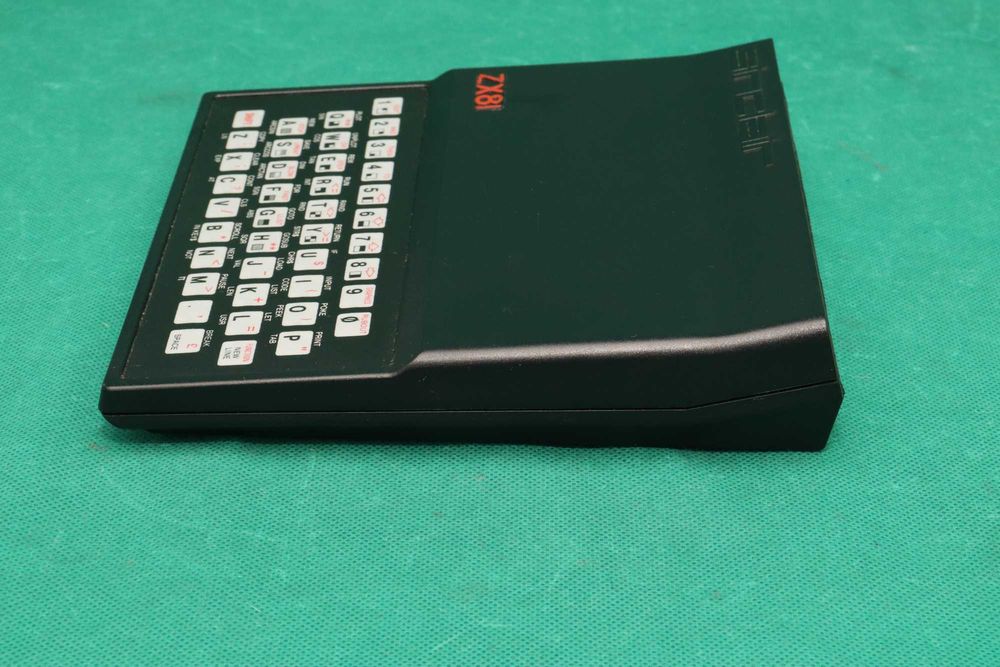 Zabytek z Prl'u ZX Spetrum ZX81 mały ale wariat ; )