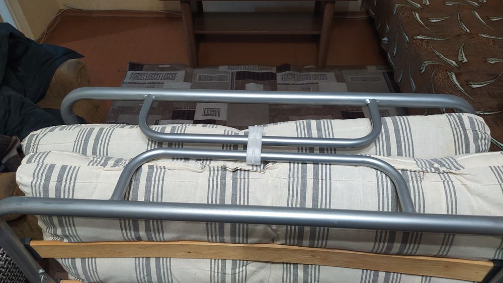 Расклвдушка на ланелях с матрасом из ватина