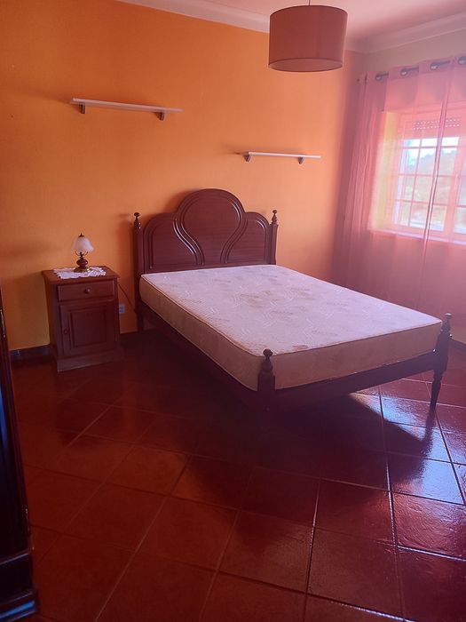 Alugo  1,andar de vivenda com T3³mobilado.