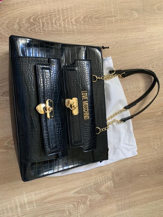 Дуже стильна та яскрава сумка Love Moschino