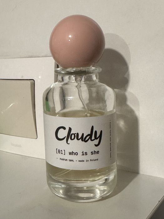 Cloudy Scents Who is She