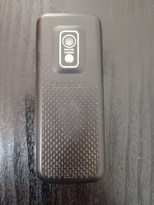 Кнопочный телефон Samsung E2100, требует диагностики