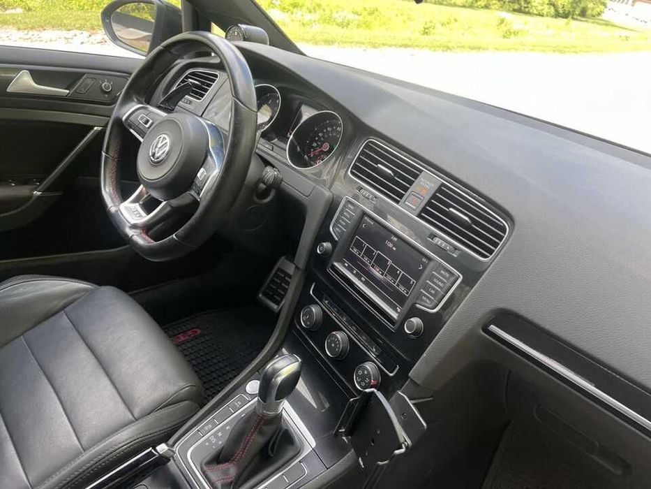 2017 Volkswagen Golf SEL