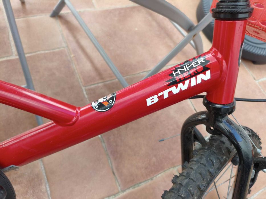 Bicicleta Criança B’TWIN 14” (com rodinhas) – Excelente estado