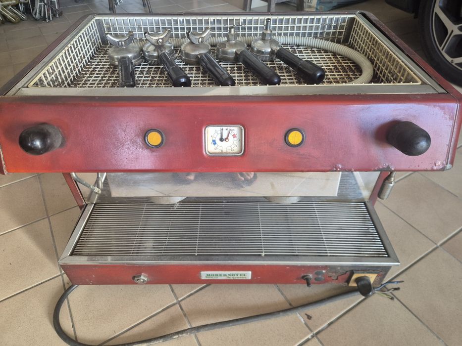 Máquina de Café Profissional (Brasilia / Modelo Antigo)