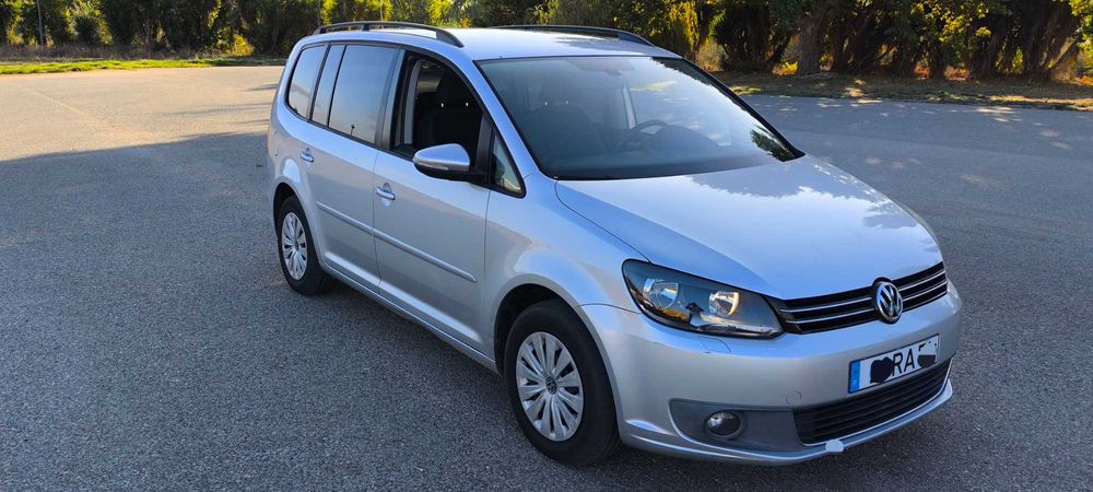 VW TOURAN 2011 1.6TDI (7 lugares) foto 2