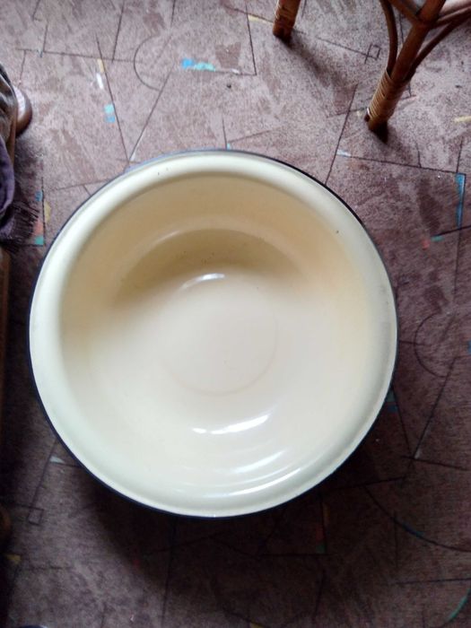 Эммалированый таз