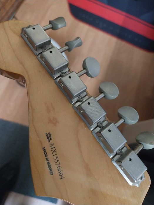 Guitarra Fender Stratocaster Classic Series '50s Fiesta Red como nova.