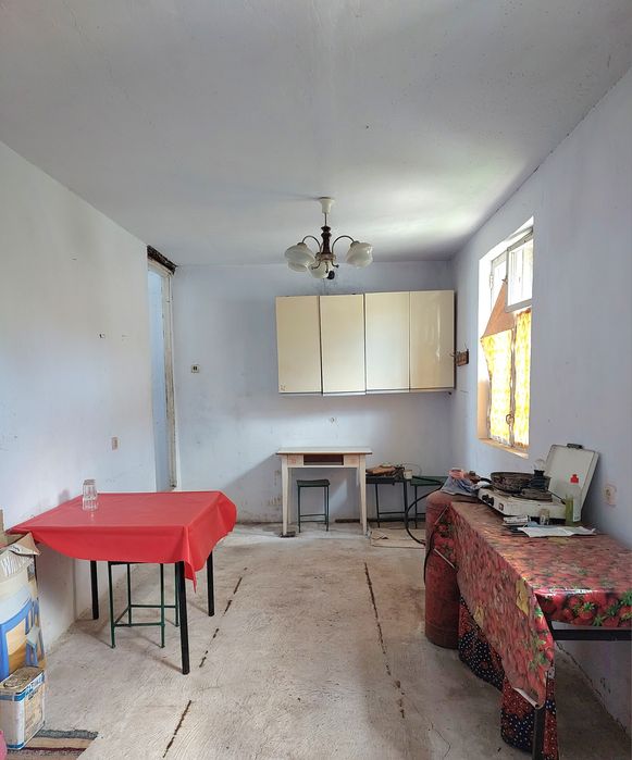 Продам  крепкий дом в пригороде Черноморска