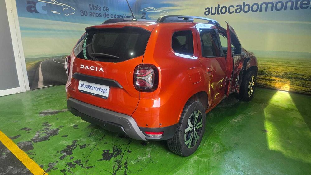 Dacia Duster 1.0 TCe Bi-Fuel  -  Salvado